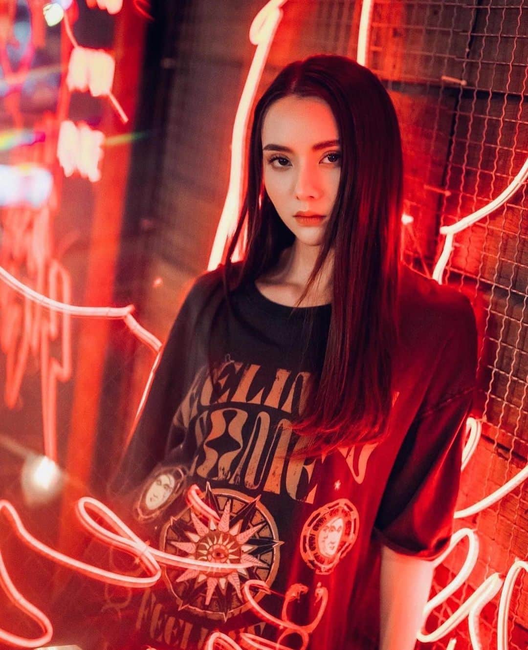 南鈴のインスタグラム：「いつもありがとう😊❤️🖤 #南鈴 #タイ女優 #thaiactress #タイモデル #thaimodel #タイ美人 #thaibeauty #ミスティーンタイランド #missteenthailand #missteenthailand2011」