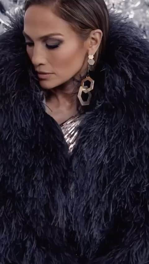 ジュリアンマクドナルドのインスタグラム：「@jlojenniferlopez x @revolve  @jlo pictured here in a couture liquid metallic ombré lame gown with slick ombré sequin with luxurious iridescent hematite gunmetal, metallic rose quartz, Italian metallic and metallic citrine colours,  and finished with a daringly high thigh slit from the @julienxgabriela AW24  Styled by @robzangardi @marielhaenn」