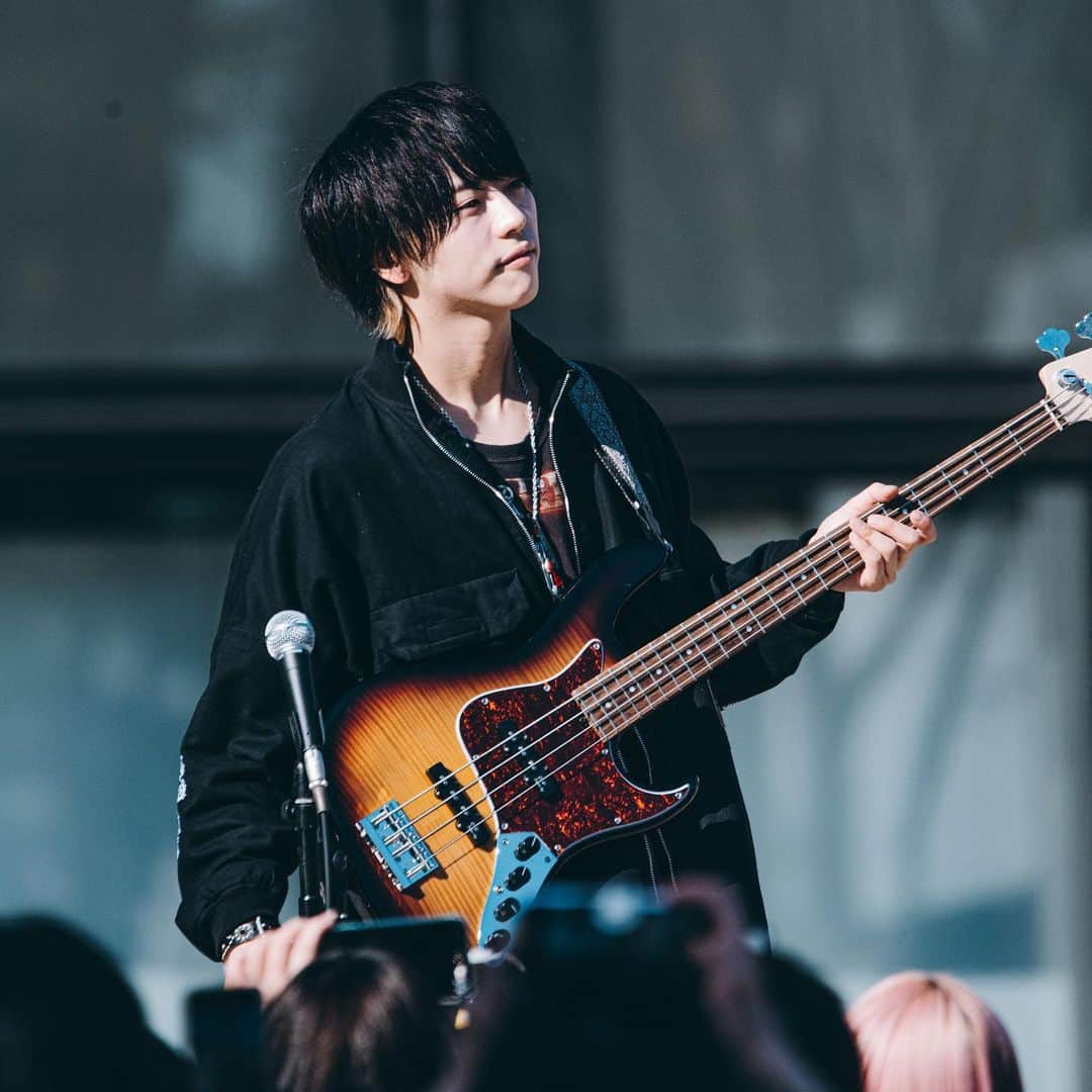 圭吾のインスタグラム：「立川にて路上ライブでした！！ 何も考えてないシリーズ😐」