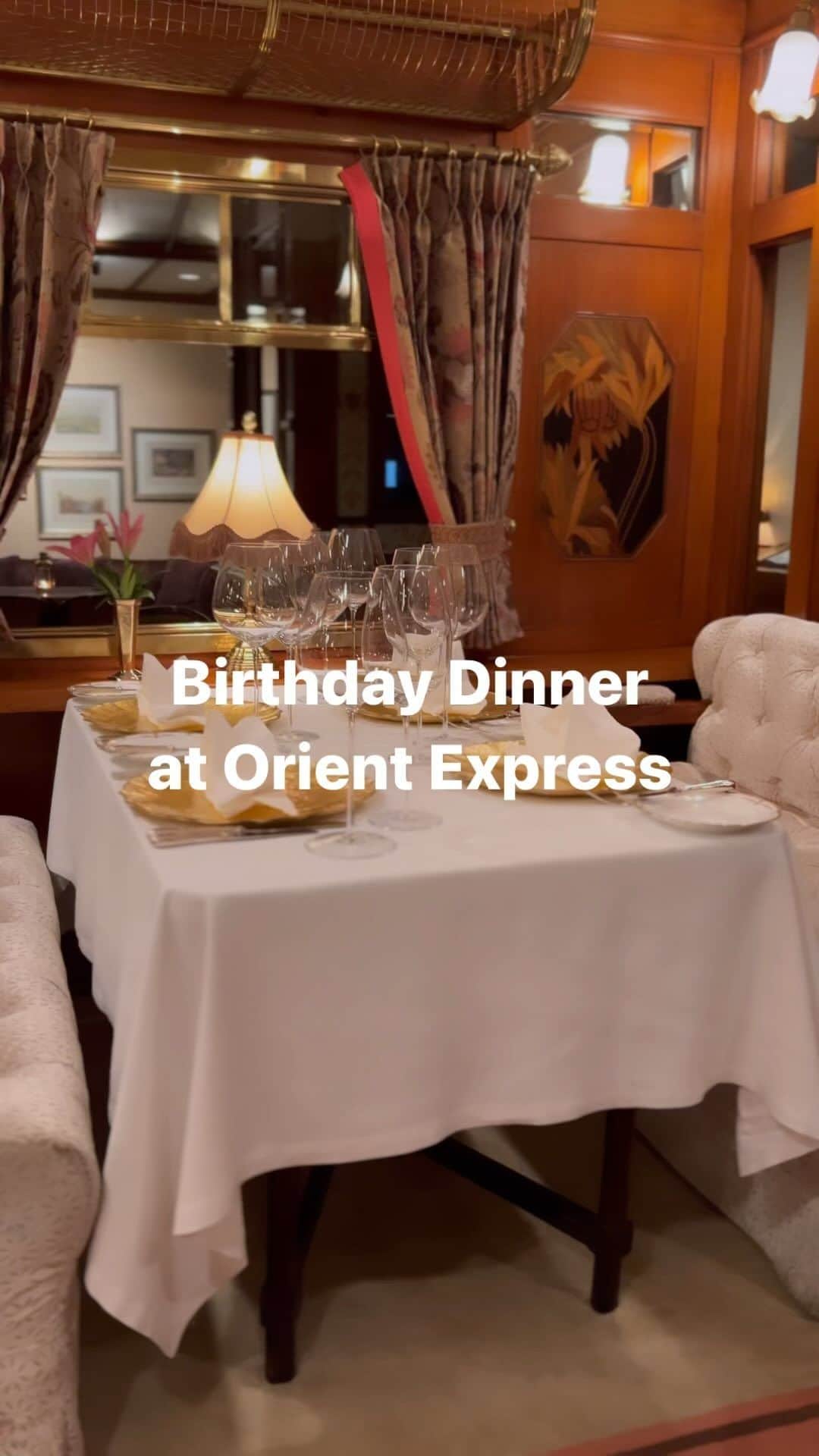 柳田菜月のインスタグラム：「Birthday Dinner Memory . オリエント急行をモチーフにしたレストラン 📍Orient Express サービスも料理も勿論のこと、本当に 素敵な内装に興奮🥺 訪れて正解だったレストランでした🍽 . #birthdaygirl  #birthdaydinner #india  #restaurant #dinner #orientexpress  #誕生日ディナー #素敵な思い出 #最高な時間」