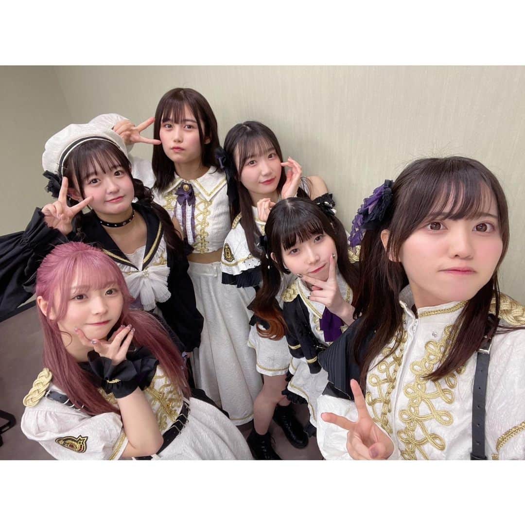 月に足跡を残した6人の少女達は一体何を見たのか…のインスタグラム：「土日ライブ ありがとうございました🌙  3月も残り少し！たのしみましょう！！」