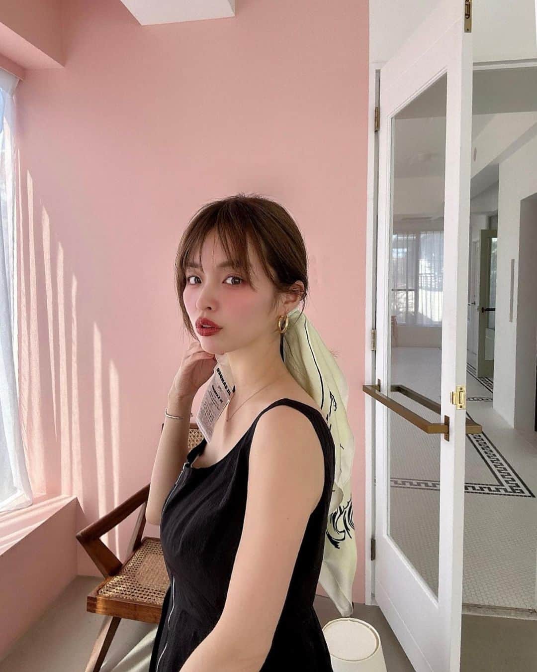 田畑佑莉さんのインスタグラム写真 - (田畑佑莉Instagram)「いつも通っている @nurse_salon で @n_s_ayu さんにシミ取りレーザーしてもらいました🌸 商品撮影前など大事な時の前に信頼できる方にお願いできるの心強いです🕊 仕事に向き合う姿勢は他業種ながらとても勉強になるし、 癒されてます！働いてる方も美しいので月一の目の保養☺️  いつも親身にアドバイスいただきありがとうございます🍐  マンツーマンでしっかりカウンセリングしてくれて様々な施術が安価で受けられてとても贅沢。美容外科難民の方、おすすめです✨   #ピコレーザー  #シミケア  #シミ取り」3月19日 21時59分 - lily02tbt
