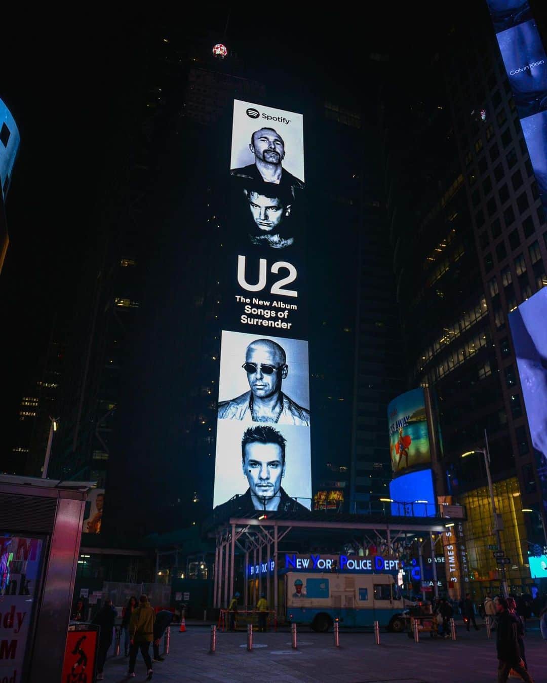 U2さんのインスタグラム写真 - (U2Instagram)「Thank you for your support for Songs of Surrender this Paddy’s Day weekend, @spotify, @spotifyuk, @youtubemusic, @amazonmusic.」3月19日 22時05分 - u2