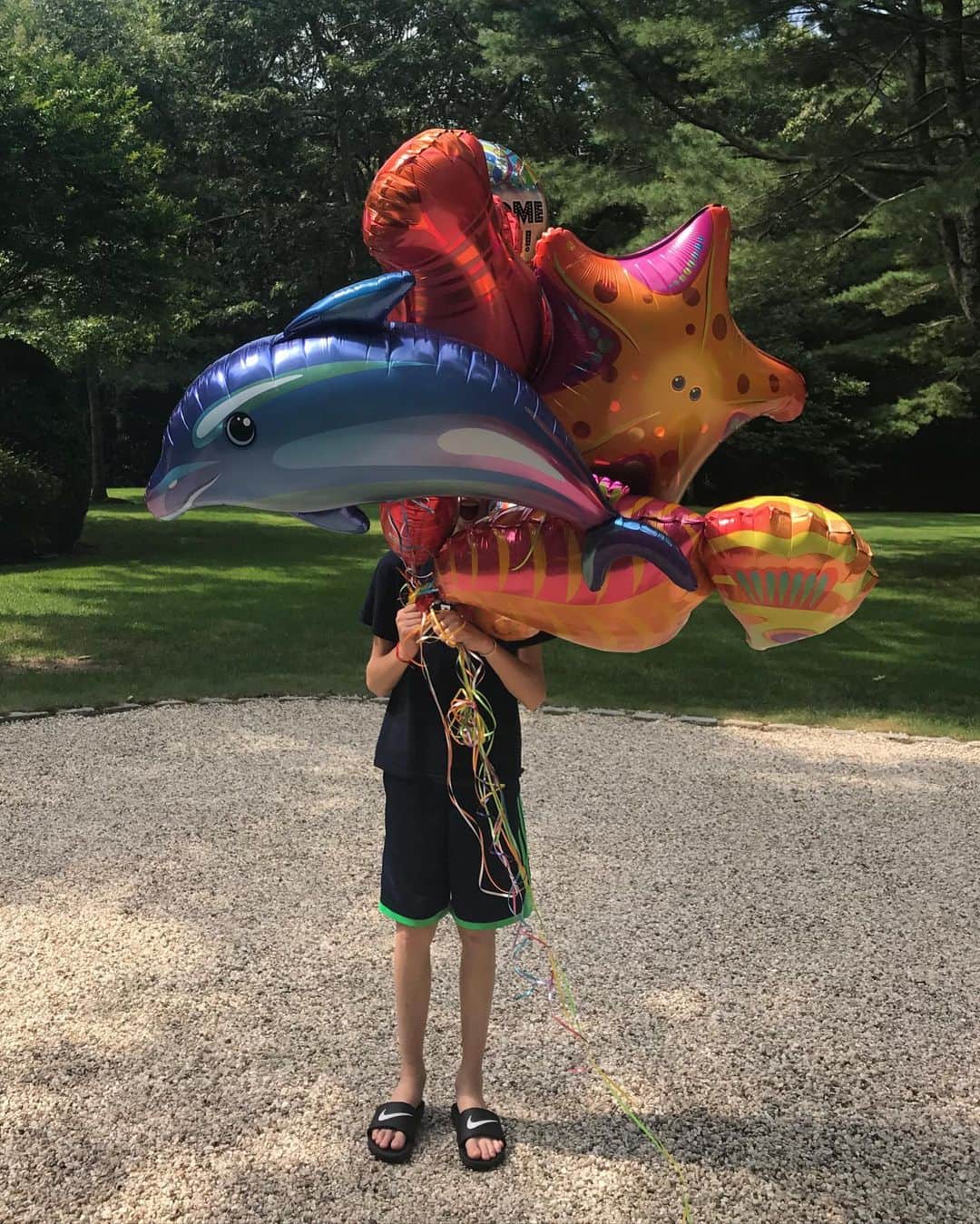 タビサシモンズのインスタグラム：「Happy Mother’s day !!! Here’s to all the tantrums, sleepless nights, the the constant worry that we aren’t doing a good enough job but I wouldn’t swap it for the world!!! I love you all so much and I can’t imagine life without you !」
