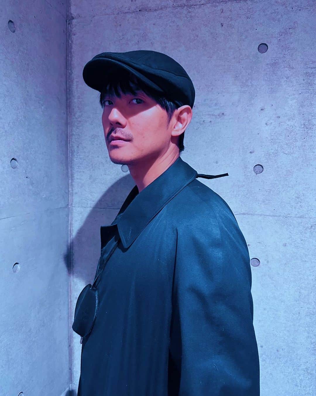 長田成哉のインスタグラム：「とある現場 本日オールアップ。 仕上がり楽しみな作品です。  さて明日は新たな現場の始まり。 おやすみ🌙  #近影です  #髭は #まだしばらく続きます  #髭サダ」