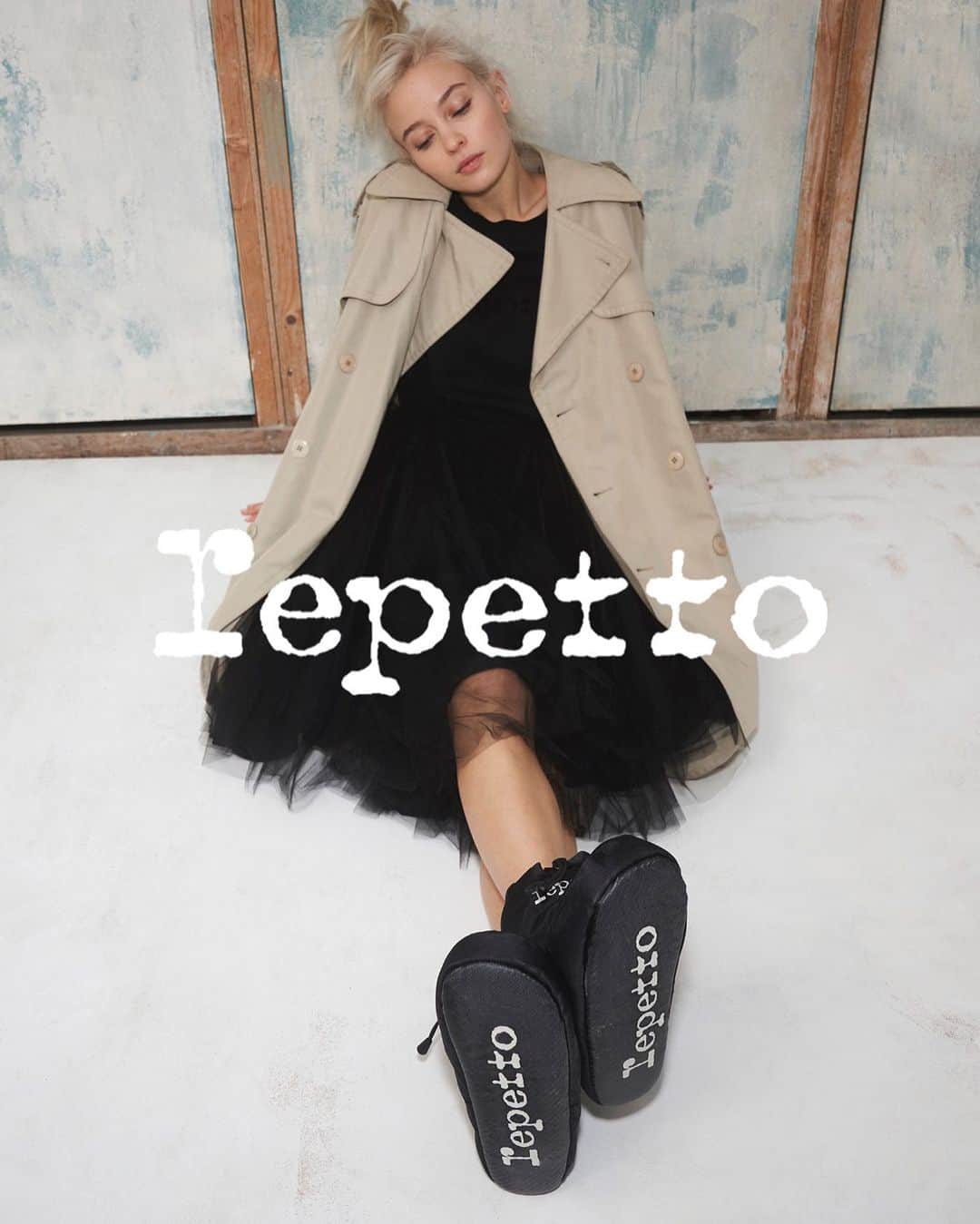 Repettoのインスタグラム：「Cozy in Repetto’s.   #Repetto #RepettoSS23 #ss23」