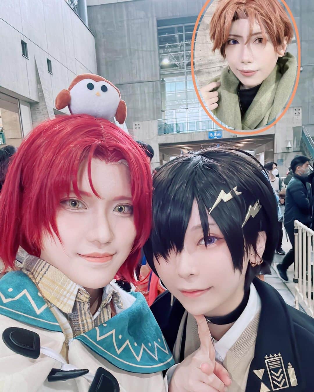 小桃のインスタグラム：「跟みやび和ロベル！🥹🥰💕 ロベル在我們合照時都剛好沒在一起www只好www  みやび🌺 cn ももたん ロベル🍷 cn 小羊  這次飾品配件都自己手造，衣服也改裝加工 最近工作&生活也忙死了都壓線來修羅！🫠 前一晚完ww全ww沒ww有ww睡ww覺ww！！！ 感覺都要昇天了！眼睛打不開！wwwww 一脫下cos服就睏死了！！🤣🤣🤣 今日也還要去EXPO！幸好放棄cos以一般人去了🤣但也好累！！！ 回到家後要立馬洗洗睡！！（收拾呢？！  #ひろがるホロライブ #ホロスターズ #hololivesuperexpo2023 #ホロライブexpo2023 #holostars #奏手イヅル #イヅル #kanadeizuru #izuru #花咲みやび #夕刻ロベル #hanasakimiyabi #yukokuroberu #cosplay #コスプレ #holostarscosplay」