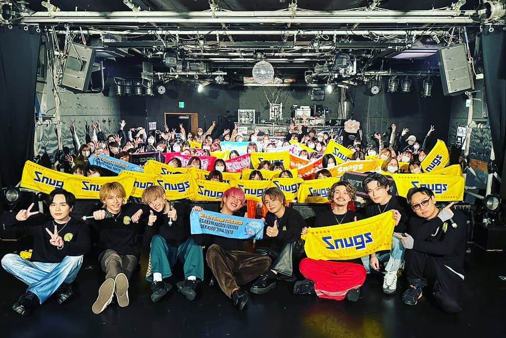 Snugs(スナッグス)さんのインスタグラム写真 - (Snugs(スナッグス)Instagram)「We Are Snugs TOUR 2023 fin..  2/17 大阪 w/WITHDOM @withdom_  2/18 三重 w/FUMA @fuma01_  2/23 名古屋 w/Monday Dirty Jokes @getsushimo.mdj  2/26 福岡 w/acane @acane0129  3/5 北海道 w/おだともあき @oda_tomoaki  3/12 仙台 w/PhenoMellow @phenomellow  3/17 東京FINAL w/髙橋一輝 @kazuki_anfiny   全7公演が無事終幕となりました！！  お越し下さった皆様、応援して下さった皆様、 SP ACTで出演して頂いたアーティストの皆様、 大阪・名古屋・仙台・東京公演にて出演頂いた各テアトルアカデミーキッズダンサーの皆様、 そして各関係者の皆様、 沢山の方々のお力添えのお陰で最高のツアーとなりました。  皆様本当にありがとうございました！！  今後のSnugsもお見逃しなく😎  @_kuwaken  @sugita_snugs  @seiichi4333  @masuo1012  　 #Snugs #スナッグス #WeAreSnugsTOUR2023」3月19日 23時05分 - snugs_official