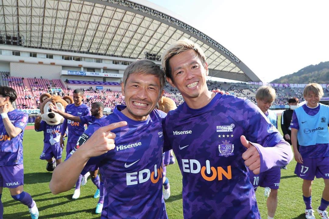 塩谷司さんのインスタグラム写真 - (塩谷司Instagram)「今日も最高のサポートありがとうございました！ 皆さんの声援が僕たちの力になりました！ これからも共に闘いましょう💪 @sanfrecce.official」3月19日 23時40分 - sio12533