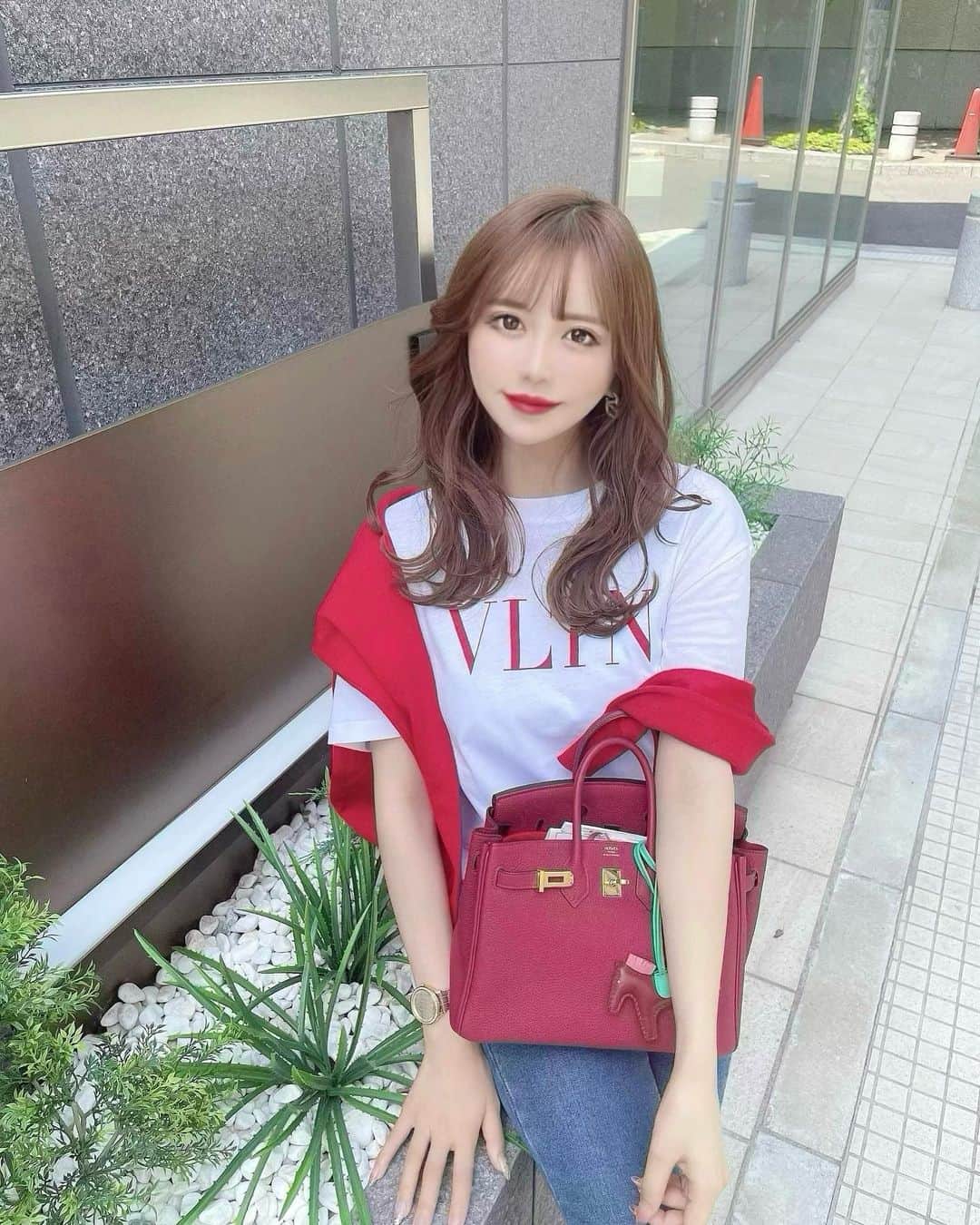 伴かなみのインスタグラム：「カジュアルな日👖❤️ ⁡」