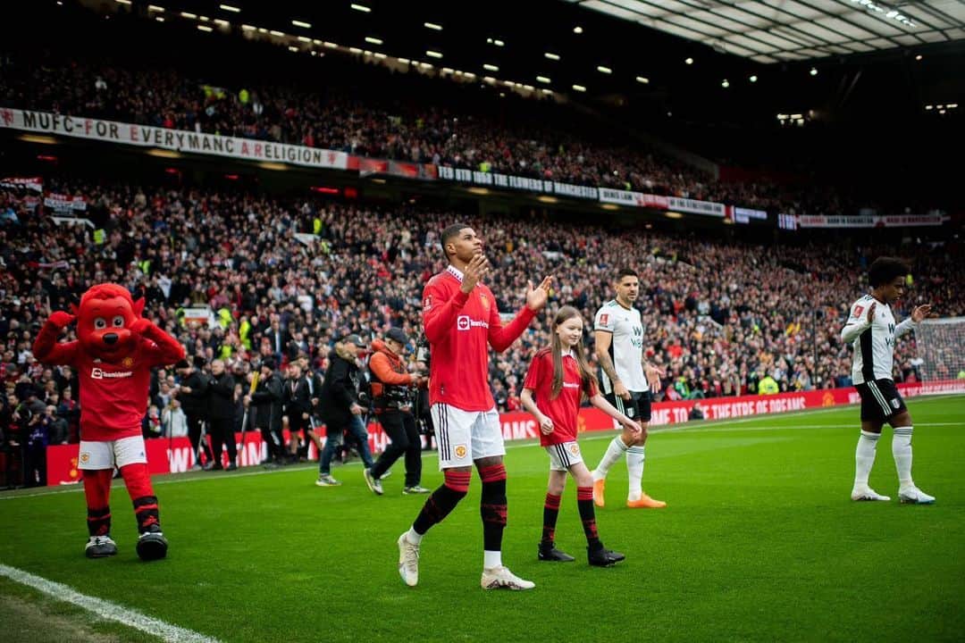 マーカス・ラッシュフォードのインスタグラム：「It wasn’t pretty but we got the job done. The cup run continues 💪🏾⚽️」