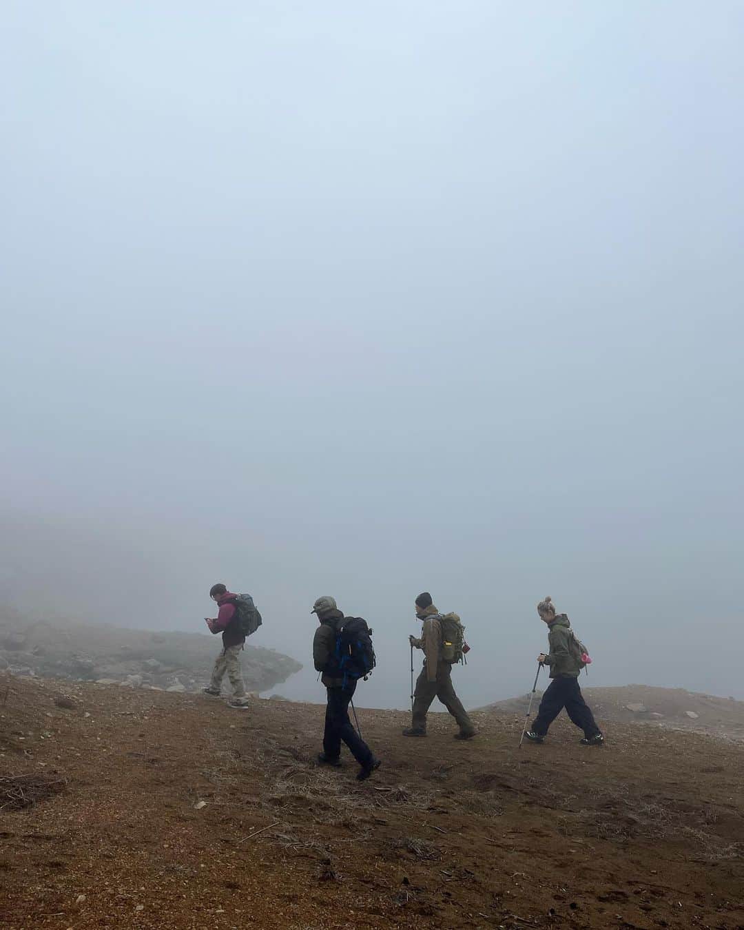 チン・インヒさんのインスタグラム写真 - (チン・インヒInstagram)「🥾#hike #nature 🌍#mountains」3月20日 0時35分 - chininhi