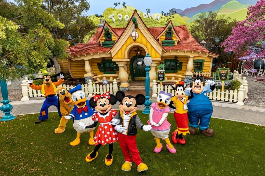 ディズニーランドのインスタグラム：「Welcome Fun & All! The reimagined Mickey’s Toontown is NOW OPEN at #Disneyland where all families have the opporTOONity to explore, unwind, and play in their own way! Let us know what you’re most excited about 👇」