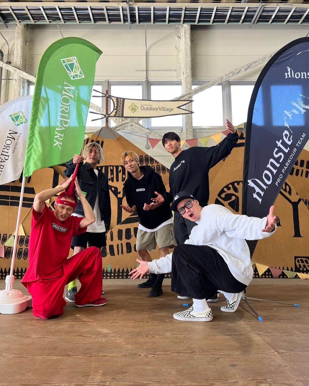 のインスタグラム：「今回誘ってくれたteamPKM感謝！ パルクールのMCを務めさせて頂きました🎤パルクールもまた人にエネルギーを与える素晴らしい競技でした。次世代の競技の本当に良いところジャンルレスに仲が良い。 今回は施設も駅近で室内屋外と沢山のシチュエーションで楽しみ切りました！伊藤千秋のMCも興味ある方は見に来て下さい！ そしてパルクールのMC本当気持ちいです！ 次回もPKMとコラボできる日を楽しみにしております！ 最高なトレーサーに感謝！ @yuutarouparkour @kodak_sato  @yurai_pk @898_parkour  @taishi_freerun @pkcorkytk  @halukour  @missiontokyo」
