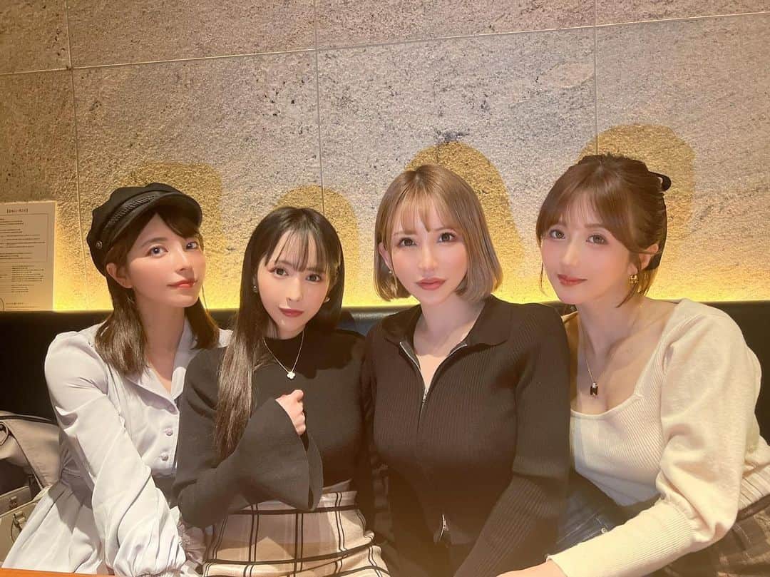 佳苗るかさんのインスタグラム写真 - (佳苗るかInstagram)「焼肉ホルモンうしごろ銀座店さん✨ @ushigoro_yakiniku   オープンおめでとうございます🎉 ホルモンの種類がいっぱいあって、ホルモンの盛り合わせは圧巻…！！こんなにホルモンの種類食べたことないので、わくわくしました🧡 全部美味しくて、大好きなタンもガーリックライスも最高でした😽✨  楽しかった🌸  #うしごろ #銀座 #焼肉 #ホルモン #肉 #ginza #大槻ひびき #よよひな #上原亜衣 #佳苗るか #女子会」3月20日 2時19分 - ruka_kanae