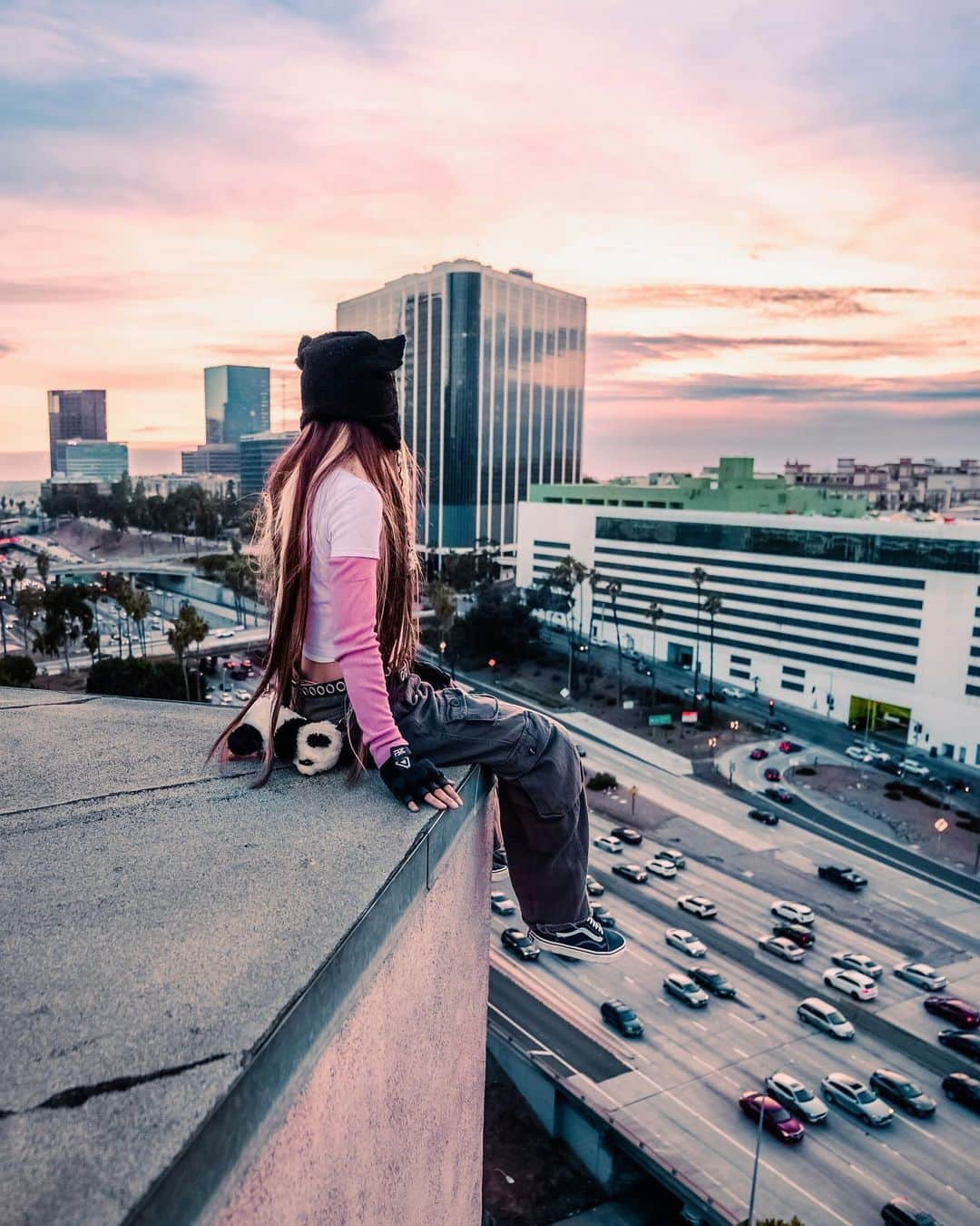 アナスタシア・スファギナさんのインスタグラム写真 - (アナスタシア・スファギナInstagram)「🏙️🌅 Ph: @dest0n   #ruffles #downtown #la #california #photography」3月20日 2時55分 - anastasiya_fukkacumi