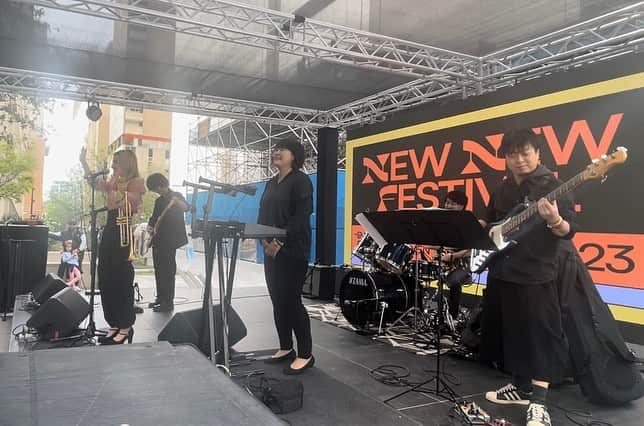 山崎千裕のインスタグラム：「2023/03/18 in Dallas !! ‘New New festival’  @newnewfest @jaxonbeergarden @route14band @hana_takami @royal_hosaka @satoshiyamashita  #dallas #newnewfestival #chihiroyamazakiroute14band #route14band」