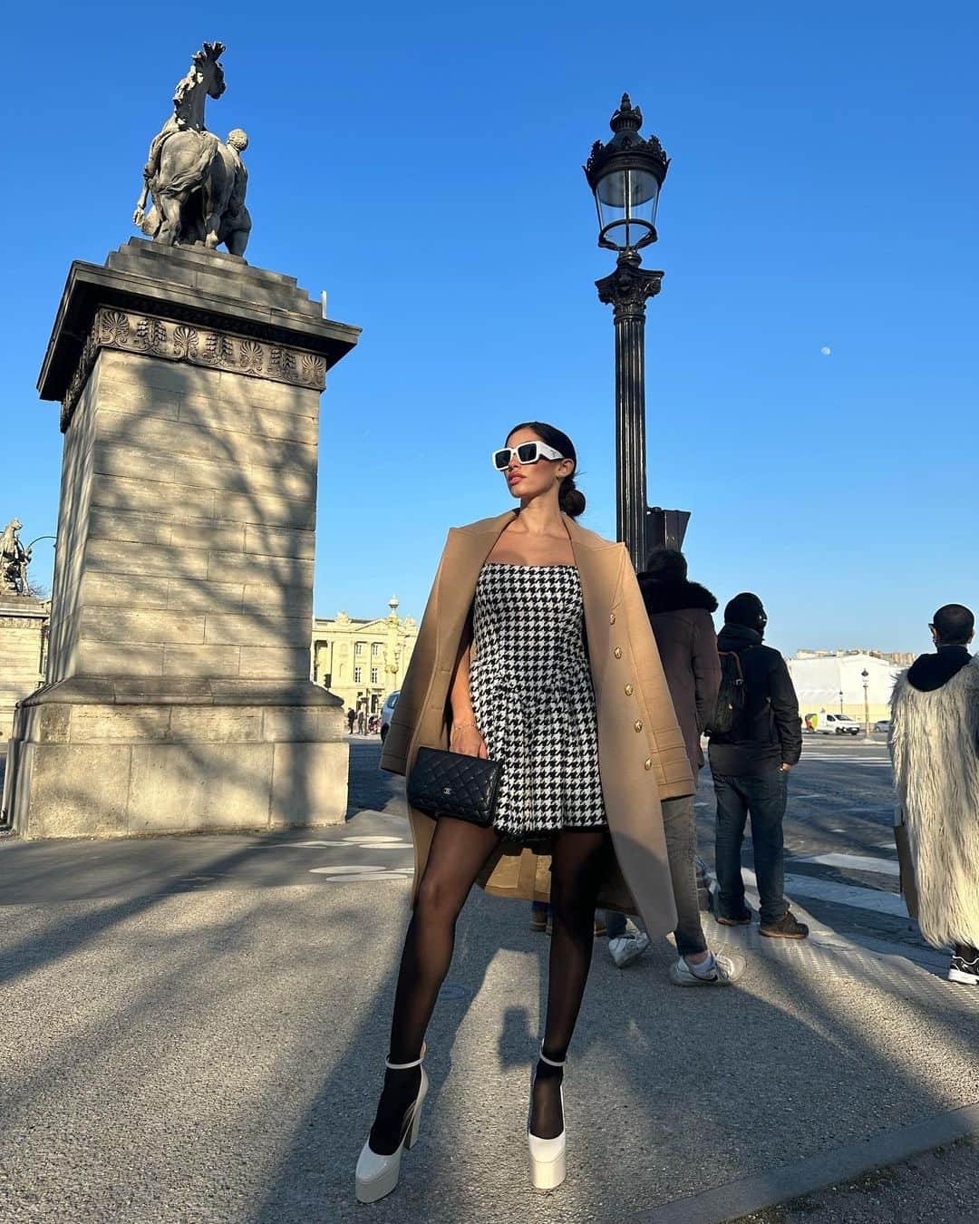 Alexandra M Rodriguezのインスタグラム：「Though you may leave Paris, Paris never really leaves you.  #parisianstyle #pfw #paris」