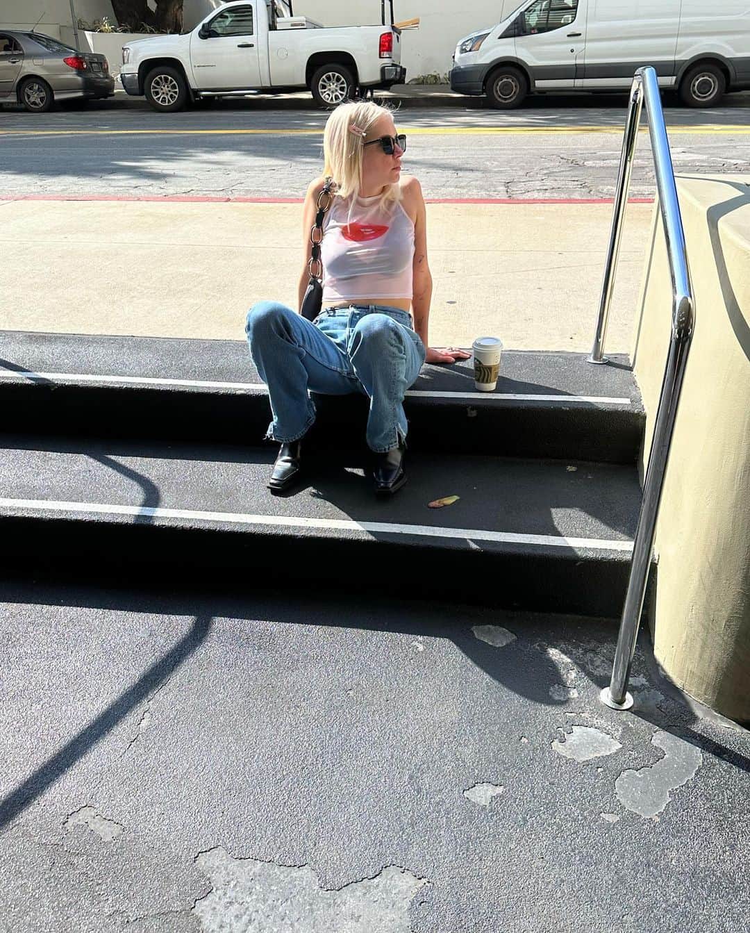 アシュレイ・ベンソンのインスタグラム：「🤪」