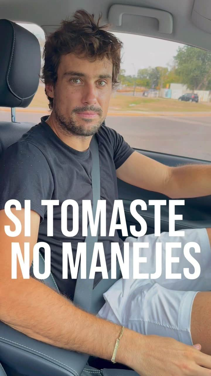 ギド・ページャのインスタグラム：「La vida puede estar llena de cambios, pero una cosa que nunca puede cambiar es el alcohol CERO al volante🚗0️⃣ Mirá más en 👉 @infosegvial #AlcoholCero #SeguridadVial #Cuidados」