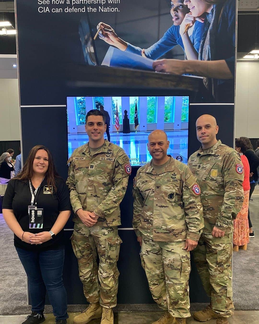 CIAさんのインスタグラム写真 - (CIAInstagram)「Thank you @GoArmyAustin, @Alamo_Warrior6, @GoArmySanAntonio, and @5thRecruiting for stopping by #CIA's booth at #SXSW2023.  We had a good conversation on how the #Army is also educating #SXSW attendees on #STEM and #STEAM opportunities.   #CIASXSW」3月16日 7時54分 - cia