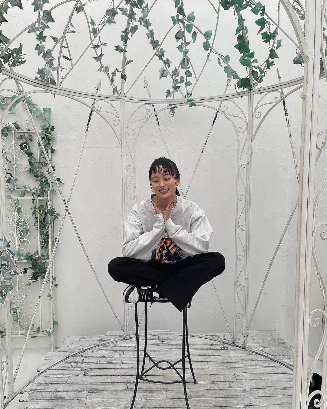 宇井優良梨さんのインスタグラム写真 - (宇井優良梨Instagram)「撮影場所にあった鳥かご🦤」3月15日 23時16分 - yurari722