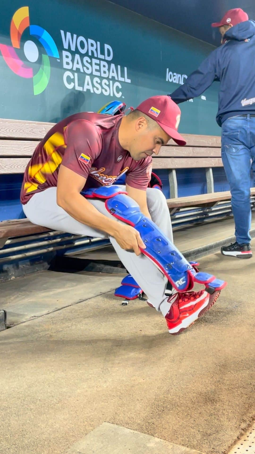 ロビンソン・チリノスのインスタグラム：「Robinson Chirinos alistándose ⚾️🇻🇪🔥  #ClasicoMundial #TeamVenezuela #WBC2023 #WorldBaseballClassic #Venezuela #Beisbol」