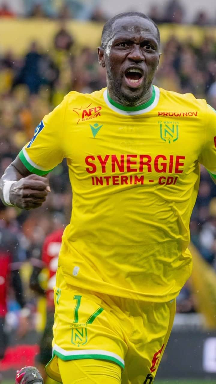のインスタグラム：「Let him pass 🚦  Moussa se charge du reste 🪖  #OnEstNantes」