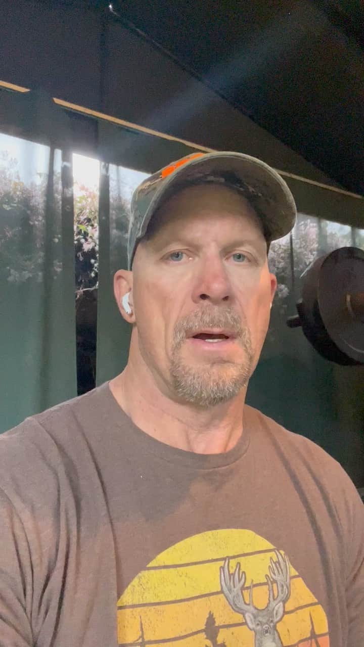 ストーン・コールド・スティーブ・オースチンのインスタグラム：「Wheel day on the Mean Streets. My outdoor gym/tent is drenched, but somebody in LBC said #ISYMFS. Got it done.  No, I do not recommend training in pajamas and flip flops. But when you are the gym owner and only client, it is what it is.   #gym #train  #workout #weights #legday   Los Lonely Boys Heaven」