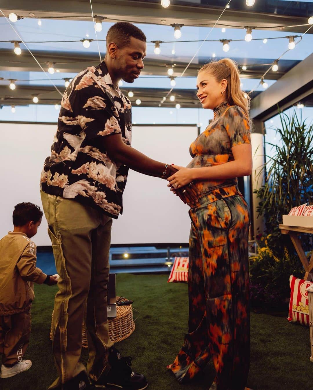 ポール・ポグバさんのインスタグラム写真 - (ポール・ポグバInstagram)「Big 30 🎉  Can’t be more grateful for everything I have.. sometimes things don’t go our way and you can’t do anything about it But what you can do it’s enjoy and appreciate every moment with the people you love, people that make you happy and make you better person everyday 🙏🏾❤️so a big thank you to all of you that been there for the good and the bad moment and keep supporting me no matter what ! I LOVE YOU ALL Big PP 3.0 🎉❤️🤲🏾」3月16日 3時15分 - paulpogba