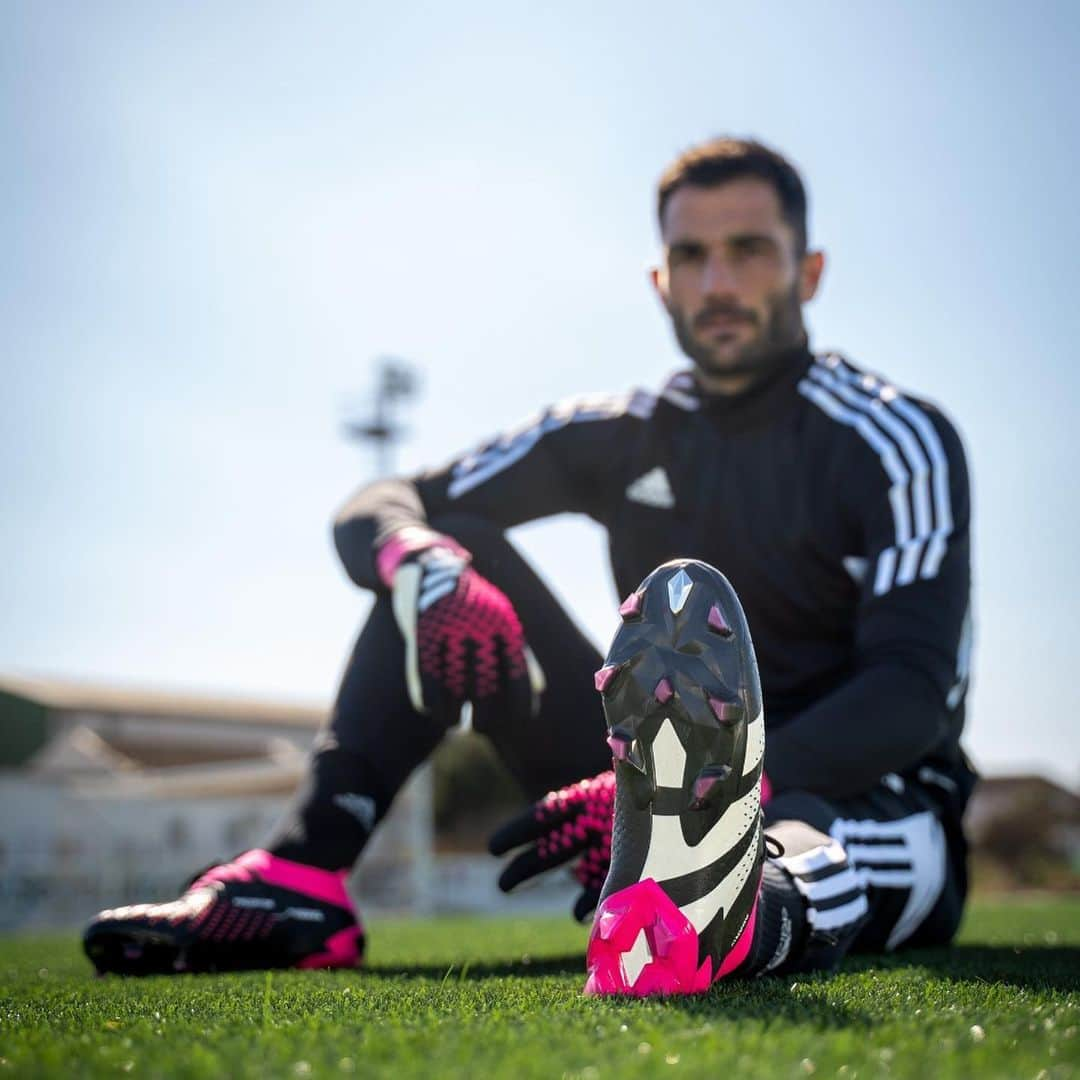 アントニオ・アダンさんのインスタグラム写真 - (アントニオ・アダンInstagram)「@adidasfootball #Predator  #createdwithadidas」3月16日 3時36分 - antonioadan13