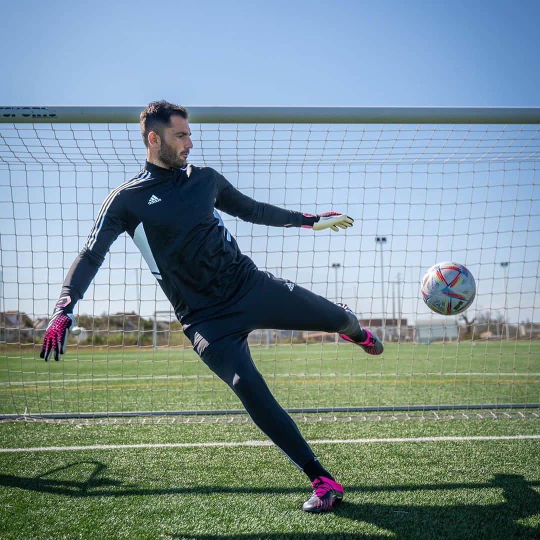 アントニオ・アダンさんのインスタグラム写真 - (アントニオ・アダンInstagram)「@adidasfootball #Predator  #createdwithadidas」3月16日 3時36分 - antonioadan13