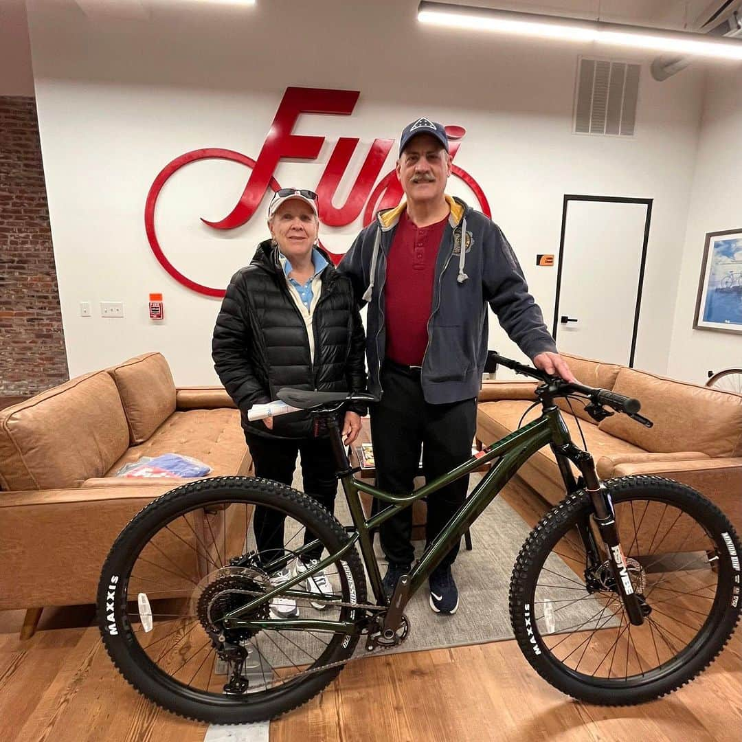 Fuji Bikesのインスタグラム：「Congratulations to the winners of the Bighorn 1.5, Cheryl and John from Glenn Mills, PA!   @jhstockman」