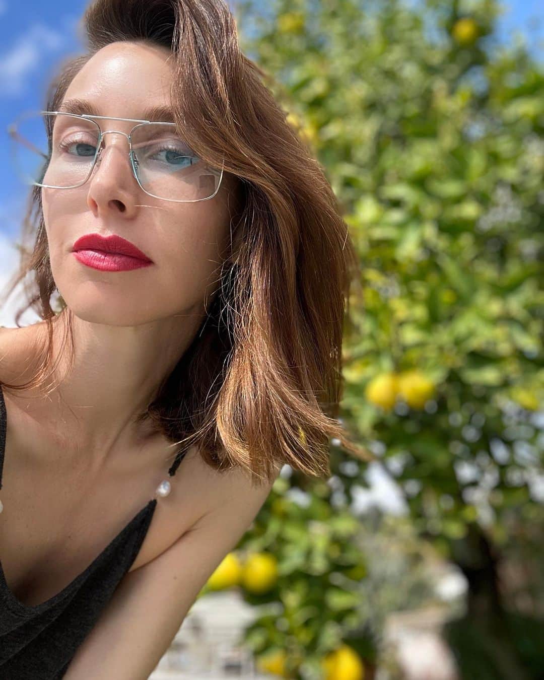のインスタグラム：「New glasses! 🤓 I went to @lenscrafters for my annual eye exam and checked out their designer brand frames. Couldn’t choose just one pair so I went with this cool, geometric, metal Ray-Ban style and a classic, tortoise Persol frame. LensCrafters is celebrating 40 years as a trusted optical retailer personalizing your vision experience! Visit a store near you and get your perfect pair! #40YearsOfGreatVision #ad」