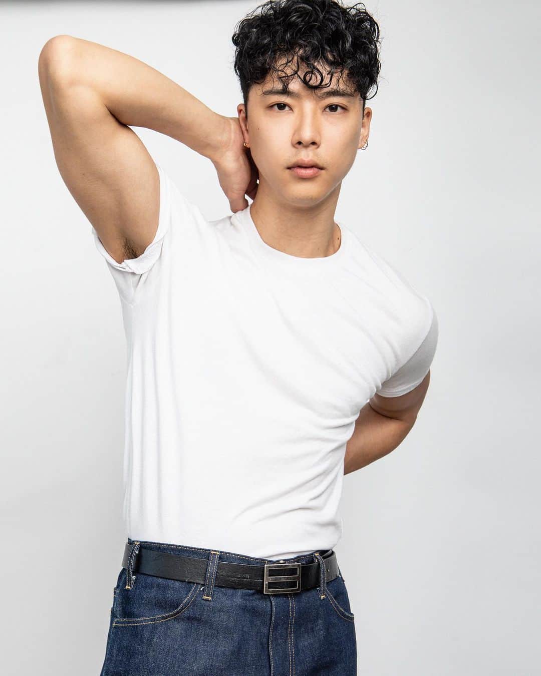 柳喬之のインスタグラム：「The more simple the better」