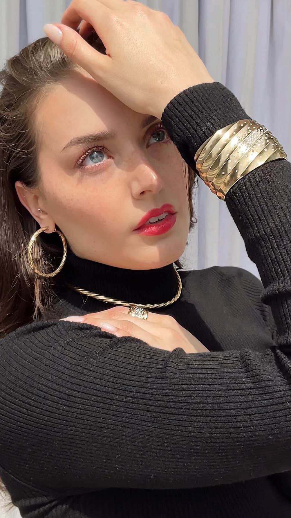 ジェシカ・ジェーン・クレメントのインスタグラム：「Never too much of a good thing @davidyurman #DYCableEdge #DYPartner」