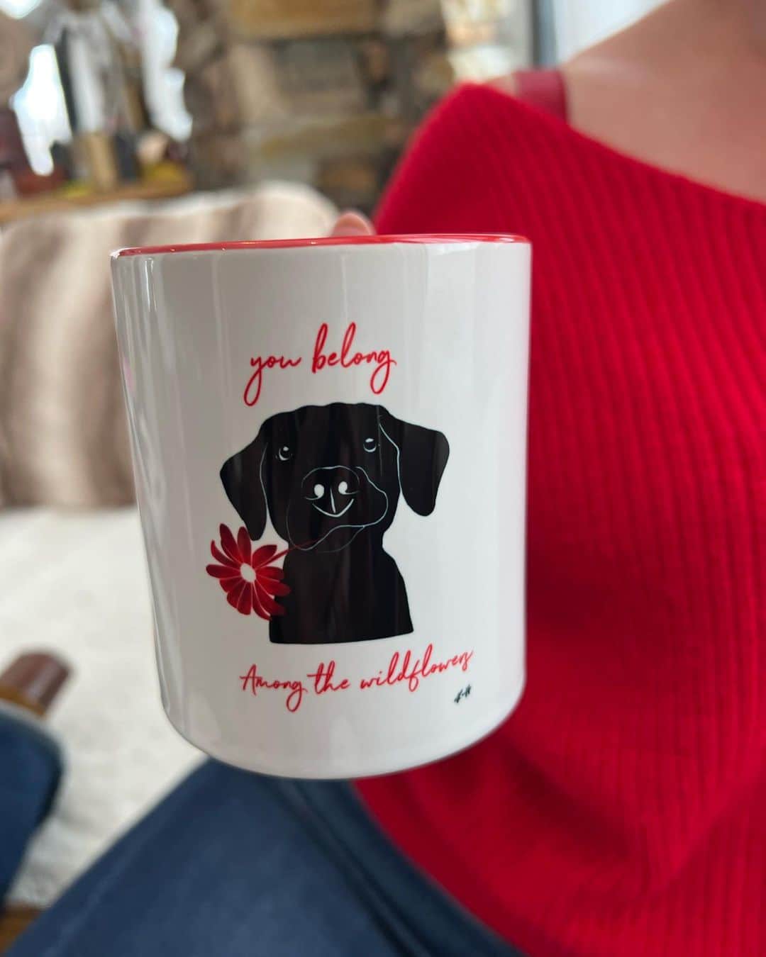 キャサリン・ハイグルさんのインスタグラム写真 - (キャサリン・ハイグルInstagram)「What am I up to? Nothing much. Just having a quiet moment. Enjoying my tea. In the mug I designed. That just happens to perfectly match my sweater. That I’m selling in my Shopify store where all proceeds go to animals in need. I’m selling the mug. Not the sweater. Though I will sell the sweater for said cause if it brings in a high enough price….😏❤️ Shopify link in bio…and thanks in advance for helping me help them!」3月16日 6時38分 - katherineheigl