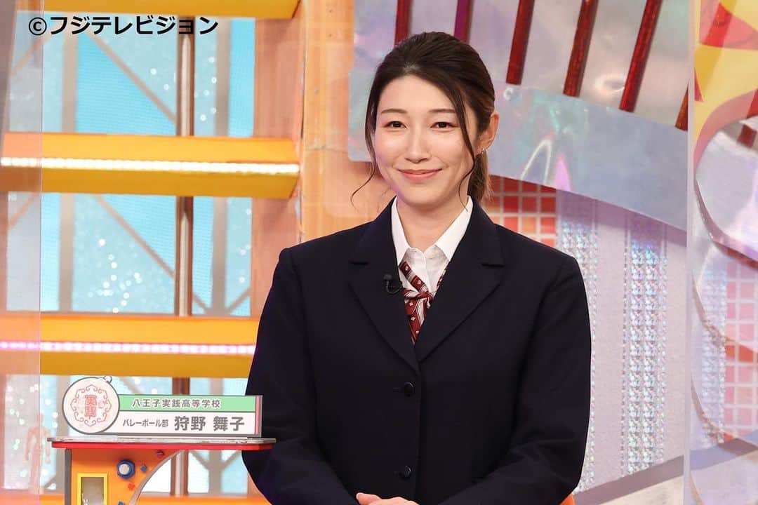 狩野舞子さんのインスタグラム写真 - (狩野舞子Instagram)「・ 3/19（日）19:00〜 フジテレビ ジャンクSPORTS 『スポーツ名門校・全国大会の裏側に密着SP』 に出演させていただきます🏐  バレーからは @satoko_urata 聖子さん @ai_dayooon  愛さん @motokn68 永露くん と私の4人で出演しています✨ ぜひお見逃しなく\( ˆoˆ )/ ・ #フジテレビ #ジャンクSPORTS #バレーボール」3月16日 16時26分 - kanochan715