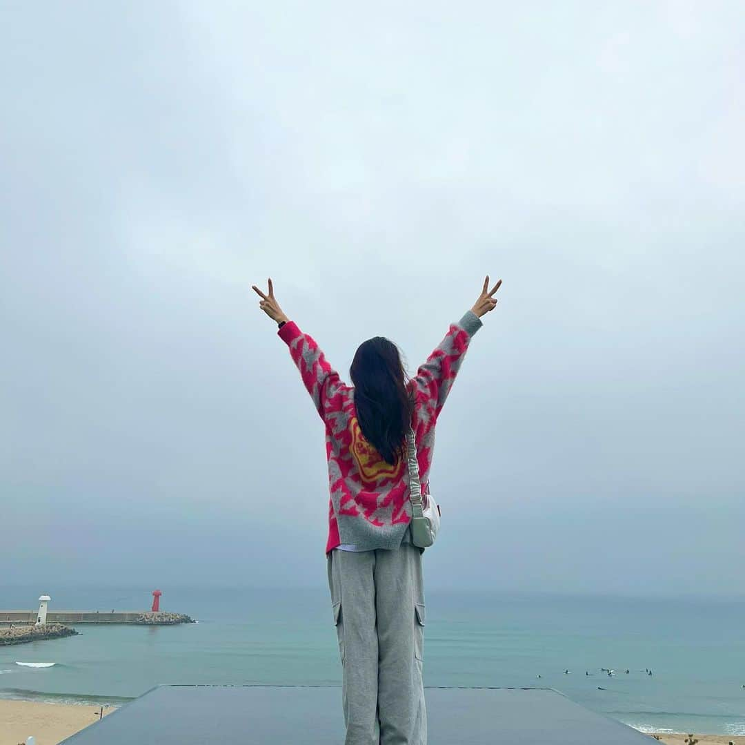 ピパ さんのインスタグラム写真 - (ピパ Instagram)「✌️😁✌️  #🌊」3月16日 17時23分 - bipa.diva