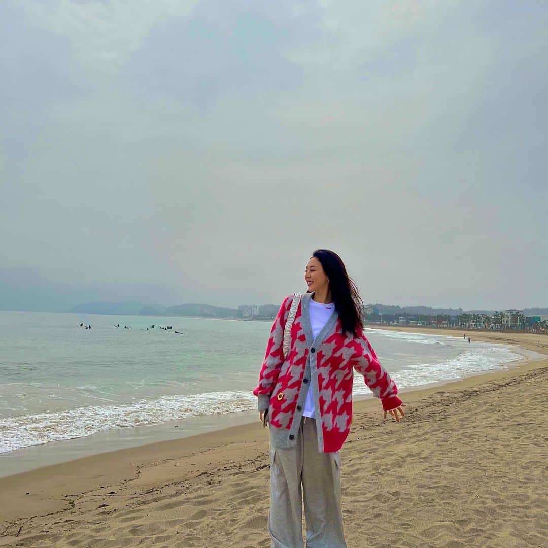 ピパ のインスタグラム：「✌️😁✌️  #🌊」