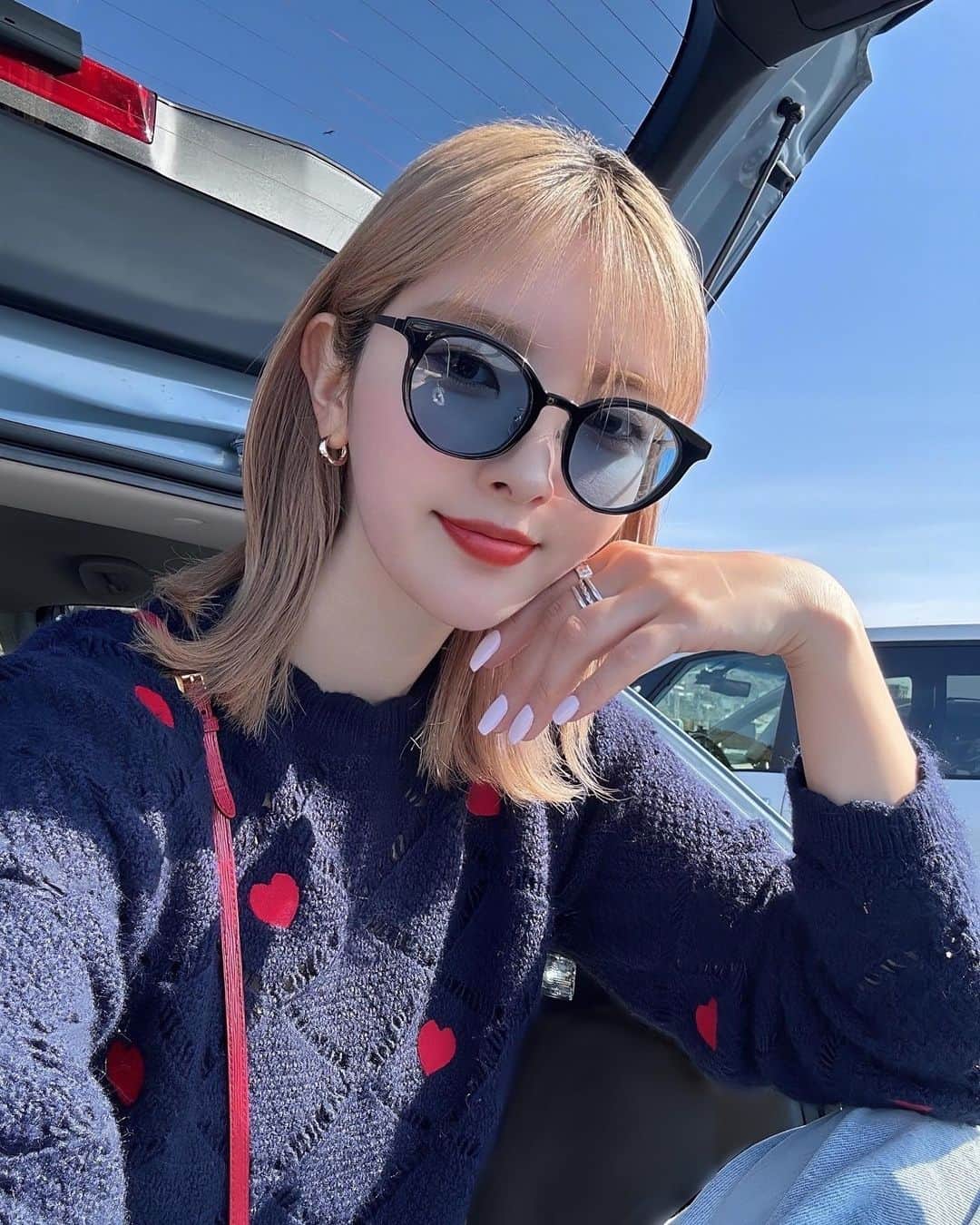 石原未梨のインスタグラム：「毎日運転しております🫡 海ドライブ良かったな〜🚘🌸 また行こーっと❤️  ちなみこのPacific drive inの場所って 昔ファーストキッチンだったよね🫣懐。」