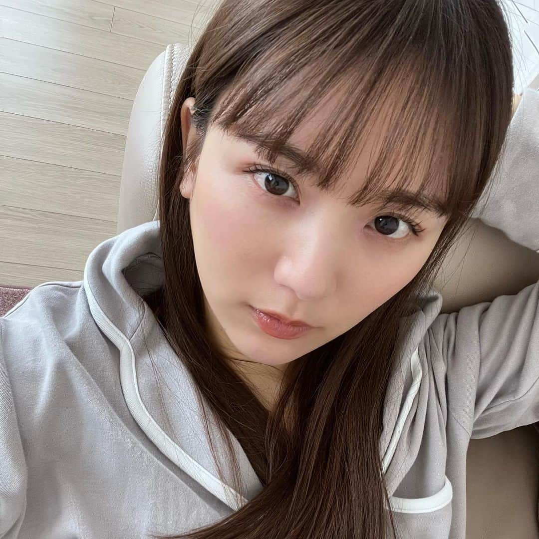 ひよんさんのインスタグラム写真 - (ひよんInstagram)「💇🏻‍♀️  この前髪がすき。 そろそろイメチェンしたいけど、 どうしようか全然思い浮かばない🤣 みんな何かしてほしい髪型ある？😳💓  #ひよん #ひよんヘアー」3月16日 9時44分 - cchan_fee4