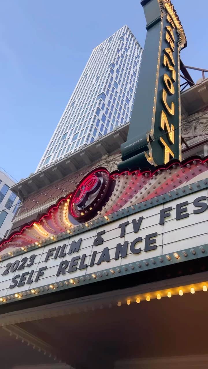 アシュリー・ハートのインスタグラム：「A special @sxsw movie premiere 'Self Reliance' by @mrjakejohnson starring my superstar father-ji @jeffkobermeditation  This movie takes you on a wild ride, funny, scary, indie... a moving piece of art!   And Jeff.. well I'm always so proud of you and amazed by the many different facets you can so effortlessly shine in. You too are a (living and breathing) piece of art.   #sxsw #austintexas #moviepremiere #selfreliance」