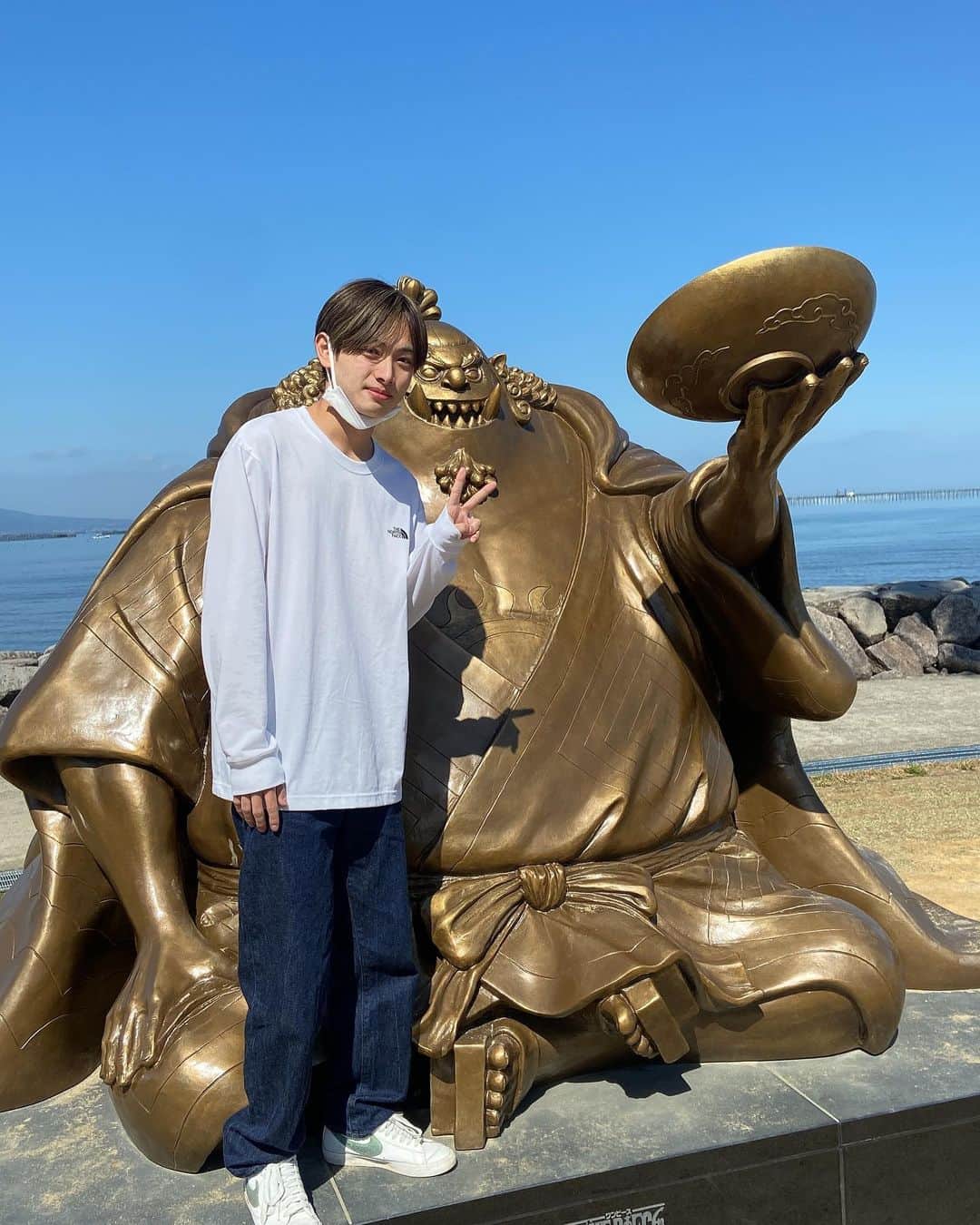 内田禅のインスタグラム：「一日でワンピース像巡ってきた！😄」