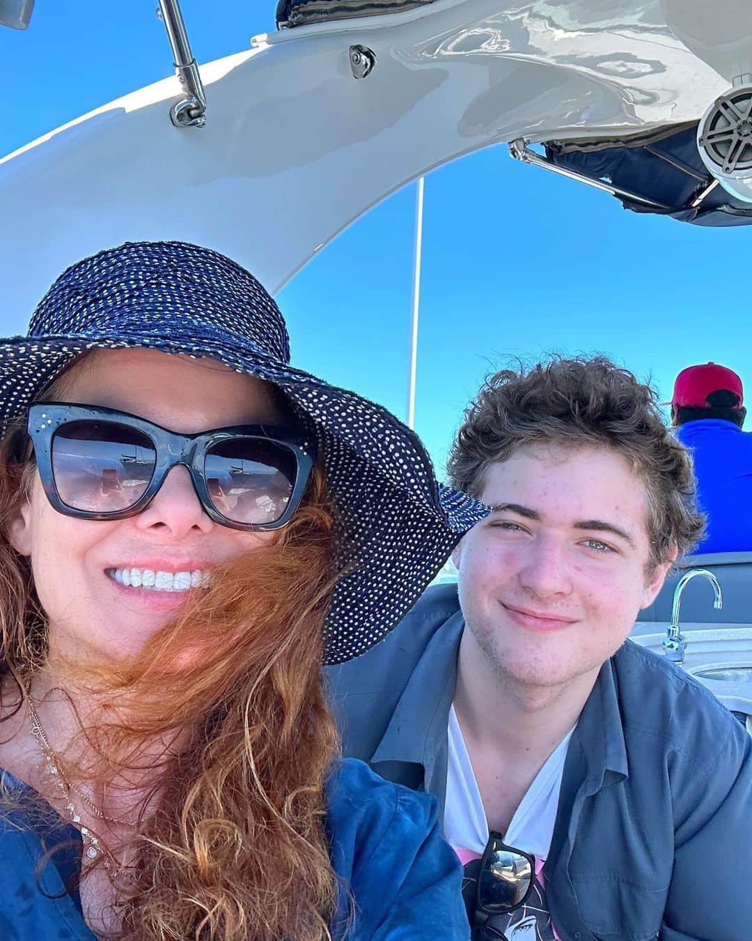 デブラ・メッシングさんのインスタグラム写真 - (デブラ・メッシングInstagram)「A glorious getaway with my son. The Mexican jungle. Fishing, orca sightings, a bathing suit robbery, tequila tastings, a scary snake in the tequila and more to come. I’m so so grateful for this time with my boy enveloped in nature.  We’re at the magnificent #oneandonlymandarina staying in a treehouse. Unforgettable. ❤️  #momandson #mexico #jungle #whalewatching #fishing #treehouse #ziplining #tequilatasting @oomandarina」3月16日 11時49分 - therealdebramessing