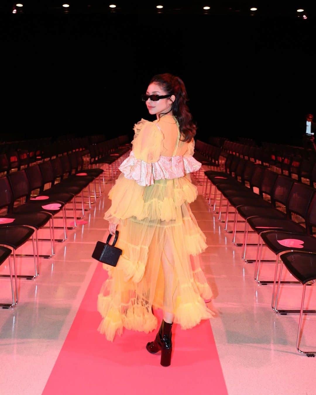 BENIのインスタグラム：「Yes madam🐥💗❤️💛 @vivianostudio」