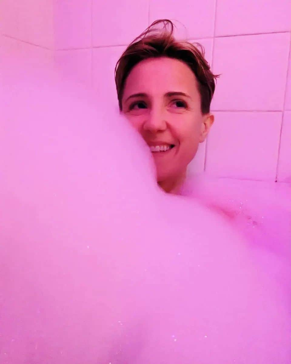 ハナー・ハートのインスタグラム：「I pink therefore I am.」