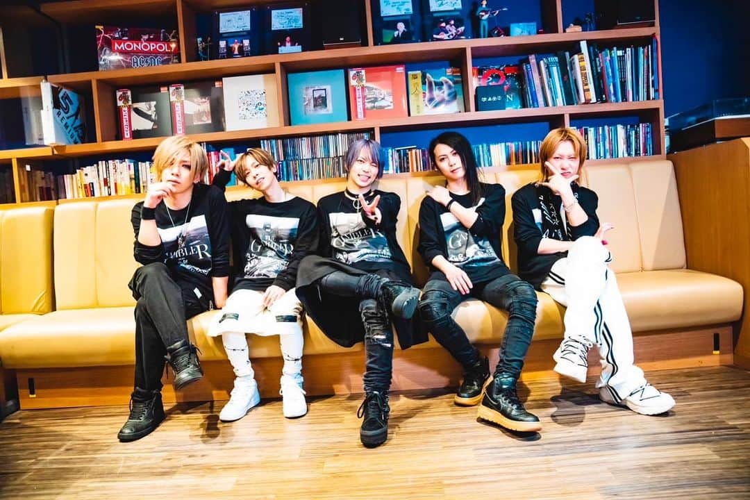 武瑠のインスタグラム：「武道館の賭けには負けたけど、今日の賭けには勝った！ #SuG  photo : エドソウタ　@ain_tnomagic」