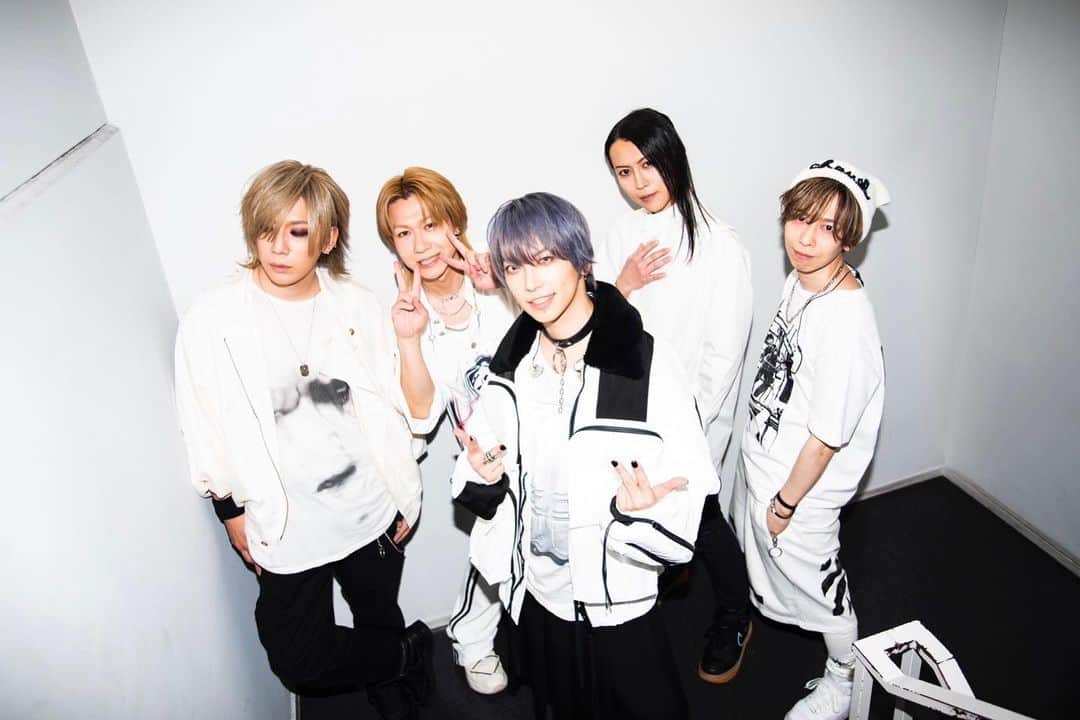 武瑠のインスタグラム：「39日間限定復活 photo : エドソウタ　@ain_tnomagic    #SuG」