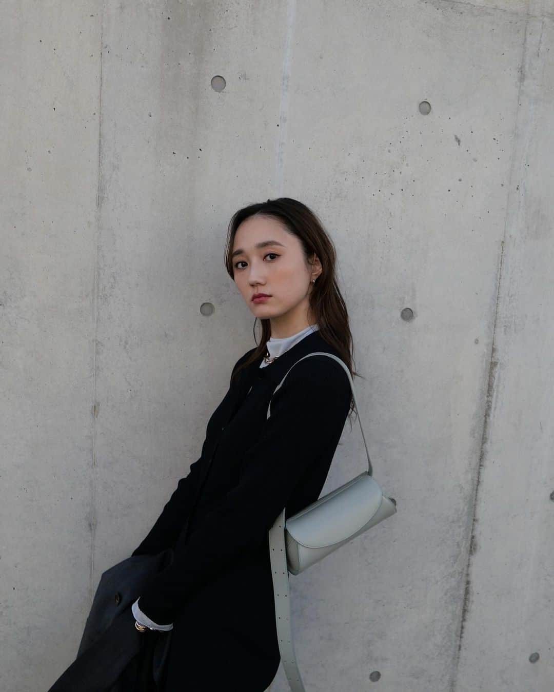 鈴木友菜さんのインスタグラム写真 - (鈴木友菜Instagram)「しふく~ inner onepiece @h_beautyandyouth  gilet @maisonspecial_women  bag @jilsander   今年は耳鼻科でとても合う花粉の薬に出会えて、 春を楽しめそうです🌷😏  #私服 #ootd」3月16日 13時50分 - yuuna_suzuki